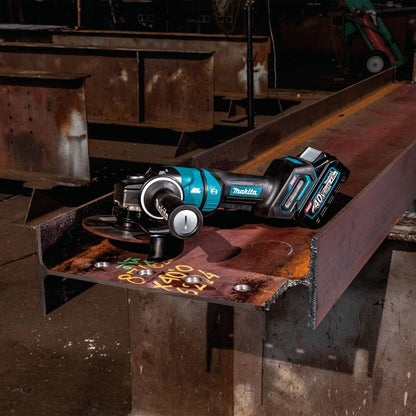 Makita GAG14M1 40V max XGT Brushless Cordless 4-1/2" / 6" Paddle Switch Angle Grinder Kit, with Electric Brake (4.0Ah)