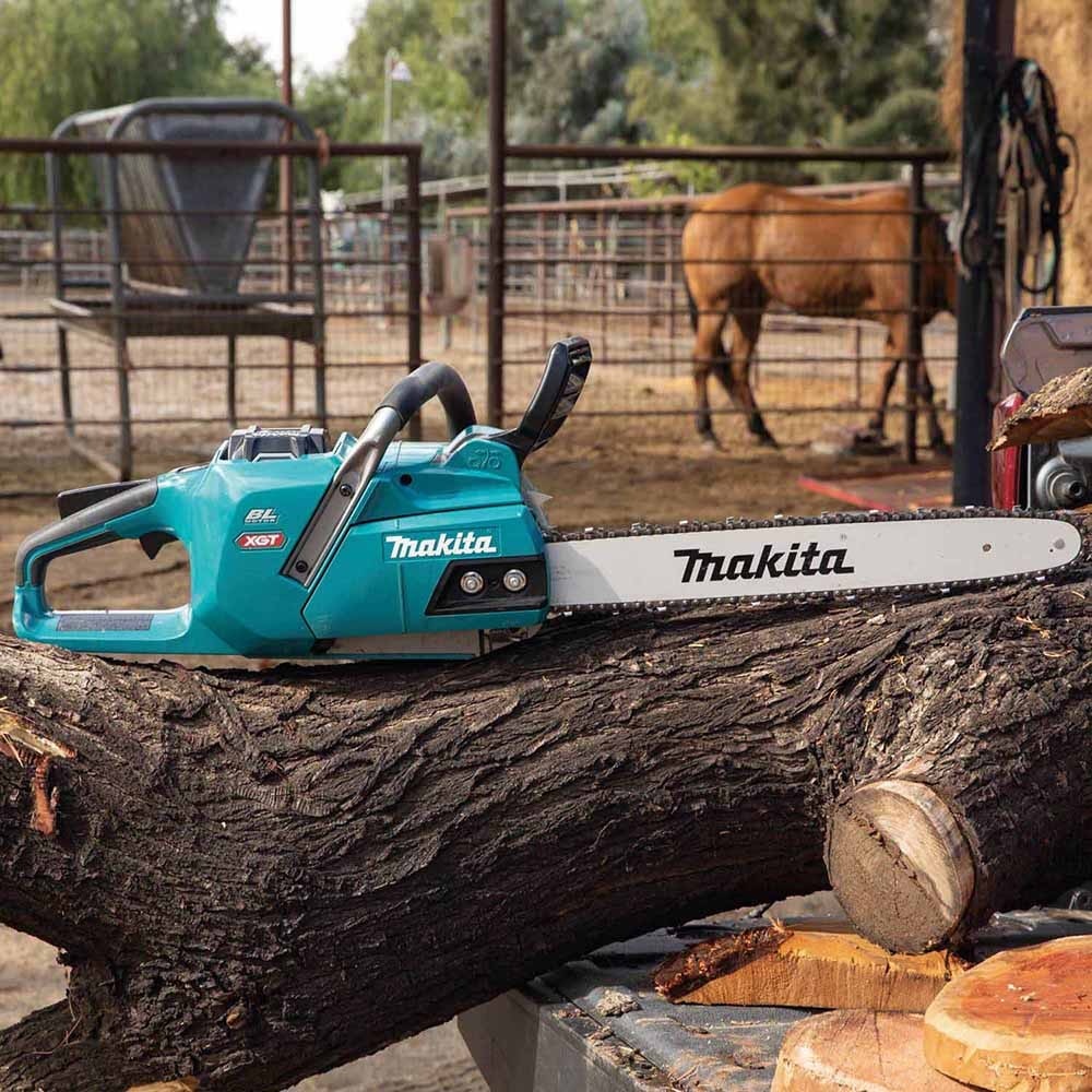 Makita GCU04T1 40V max XGT Brushless Cordless 18" Chain Saw Kit (5.0Ah)