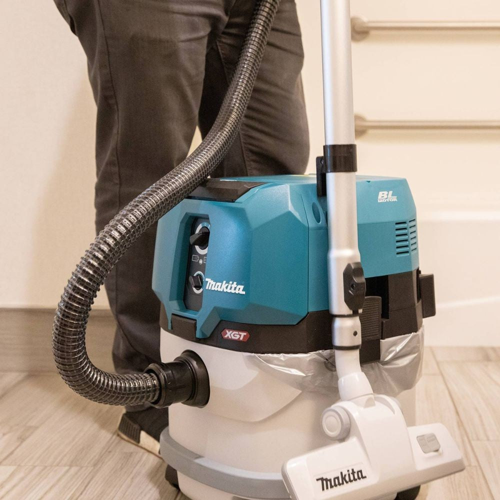 Makita GCV03PM 40V max XGT Brushless Cordless 4 Gallon Wet/Dry Dust Extractor/Vacuum Kit (4.0Ah)