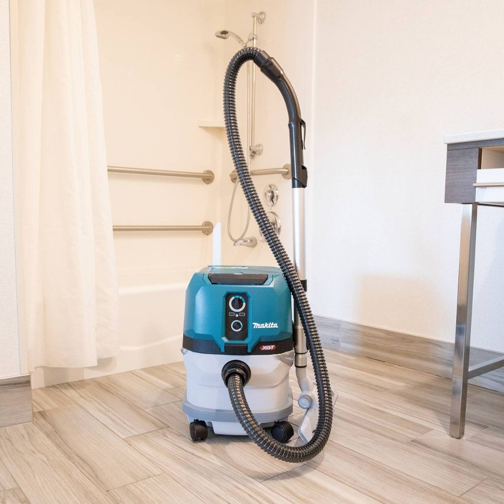 Makita GCV03Z 40V max XGT Brushless Cordless 4 Gallon Wet/Dry Dust Extractor/Vacuum, Tool Only