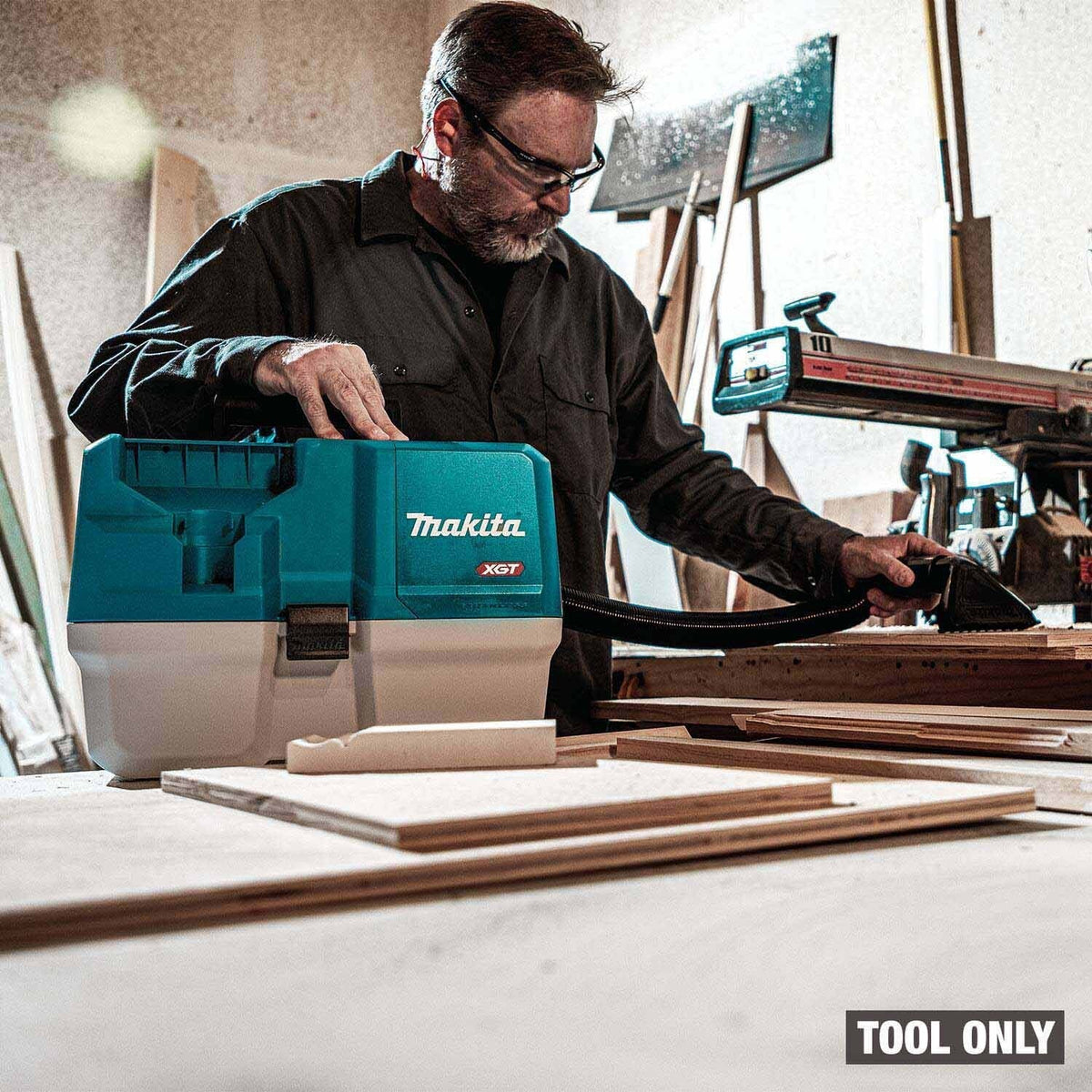 Makita GCV14Z 40V max XGT Brushless Cordless 2 Gallon HEPA Wet/Dry Dust Extractor/Vacuum, Tool Only