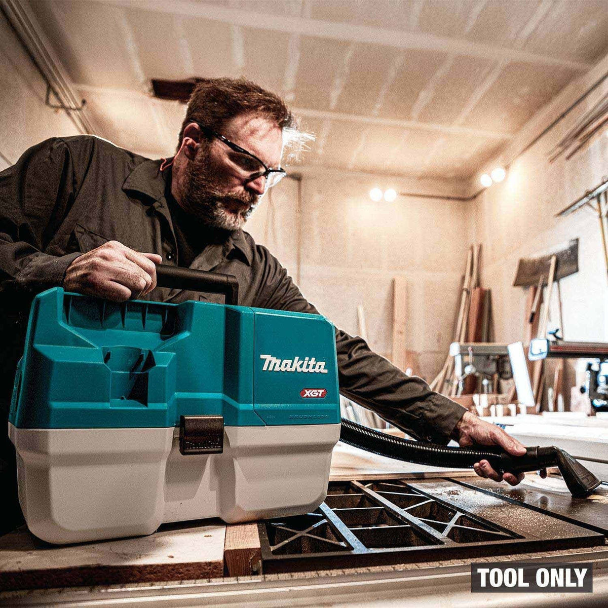 Makita GCV14Z 40V max XGT Brushless Cordless 2 Gallon HEPA Wet/Dry Dust Extractor/Vacuum, Tool Only