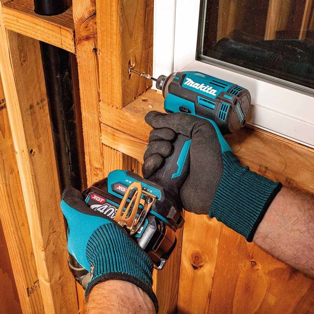 Makita GDT02D 40V max XGT Brushless Cordless 4-Speed Impact Driver Kit (2.5Ah)