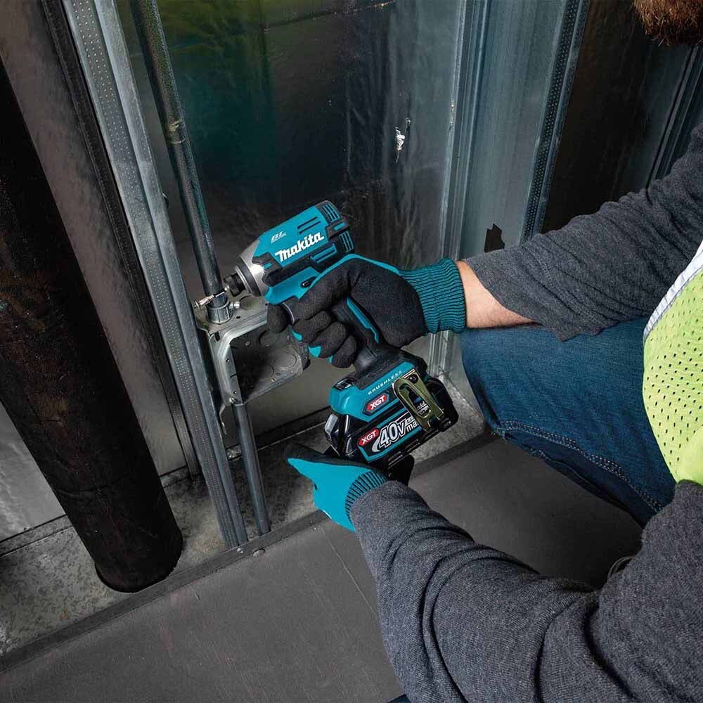 Makita GDT02D 40V max XGT Brushless Cordless 4-Speed Impact Driver Kit (2.5Ah)