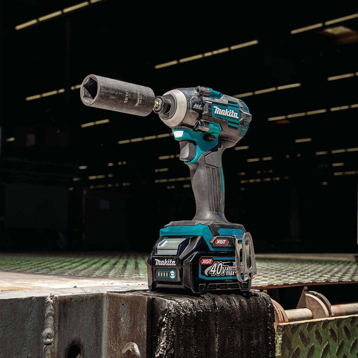 Makita GDT04D 40V max XGT Brushless High Torque 4-Speed Impact Driver Kit (2.5Ah Batteries)