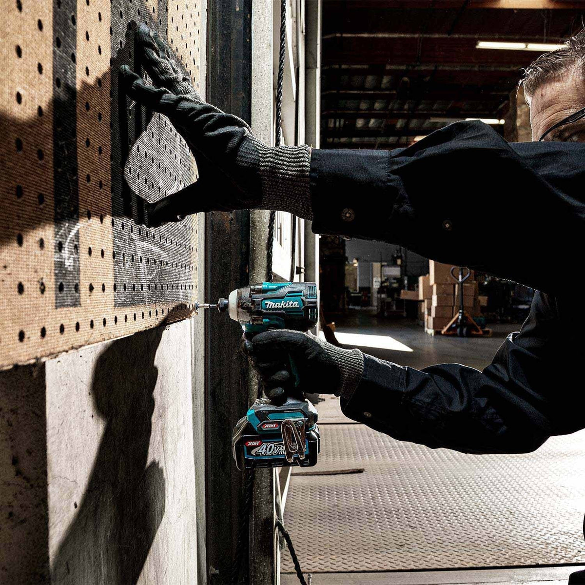 Makita GDT04D 40V max XGT Brushless High Torque 4-Speed Impact Driver Kit (2.5Ah Batteries)