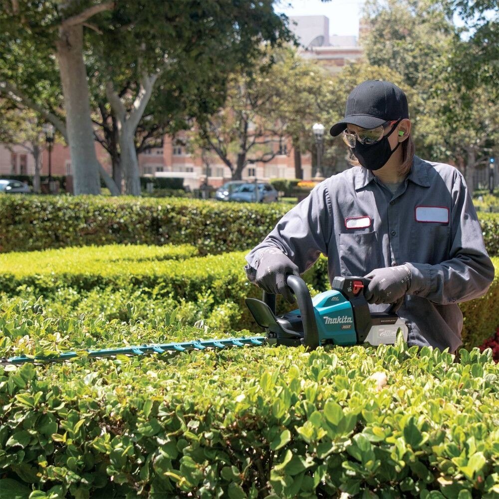 Makita GHU02Z 40V max XGT Brushless Cordless 24" Hedge Trimmer (Tool Only)