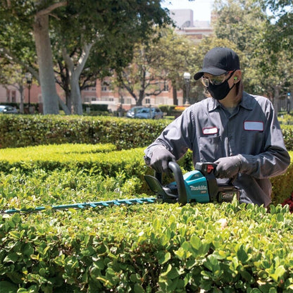 Makita GHU03M1 40V max XGT Brushless Cordless 30" Hedge Trimmer Kit, with one battery (4.0Ah)