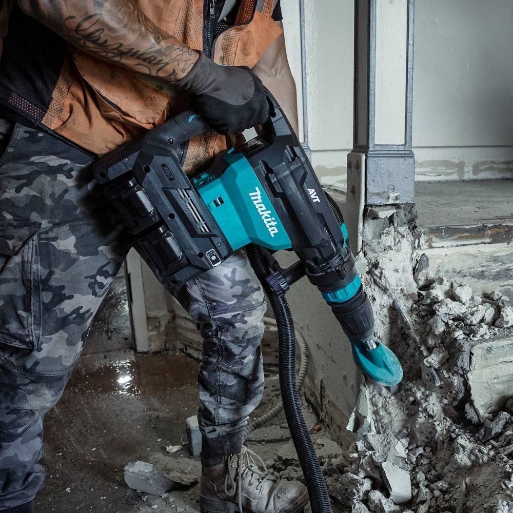 Makita GMH02PM 80V max (40V max X2) XGT Brushless 28 lb. AVT Demolition Hammer Kit, accepts SDS-MAX bits, dual port charger, AWS Capable, case (4.0Ah)