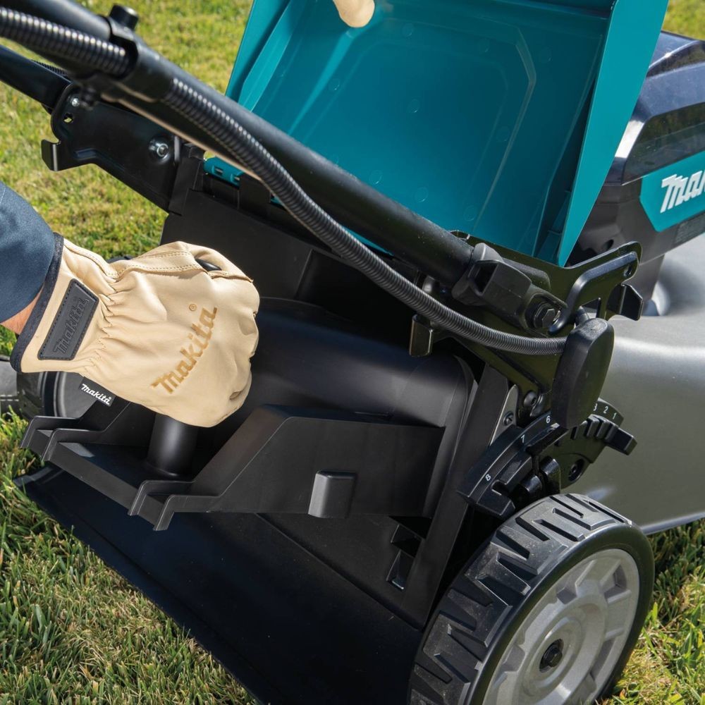 Makita GML01SM 40V max XGT Brushless 21" Self-Propelled Commercial Lawn Mower Kit (4.0Ah)