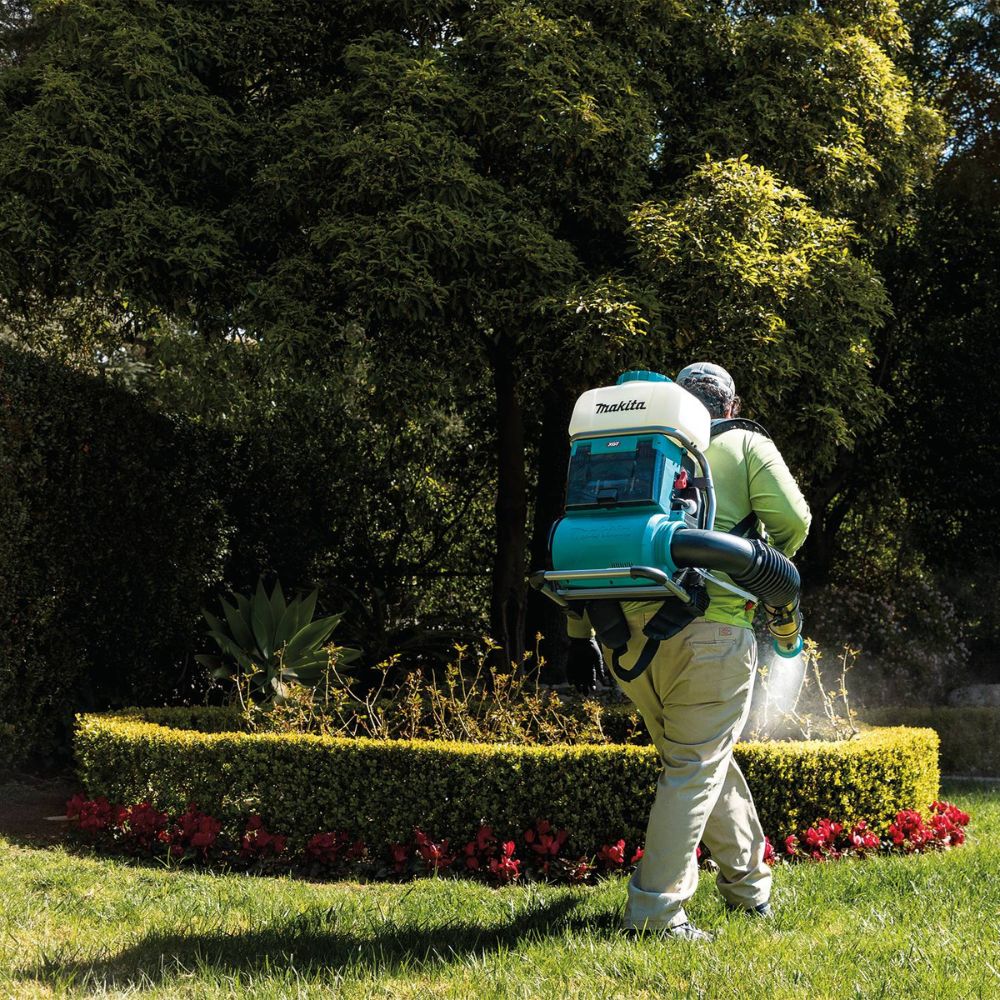 Makita GMP01PL 40V max XGT Brushless 4 Gallon Backpack Mist Blower Kit (8.0 Ah)