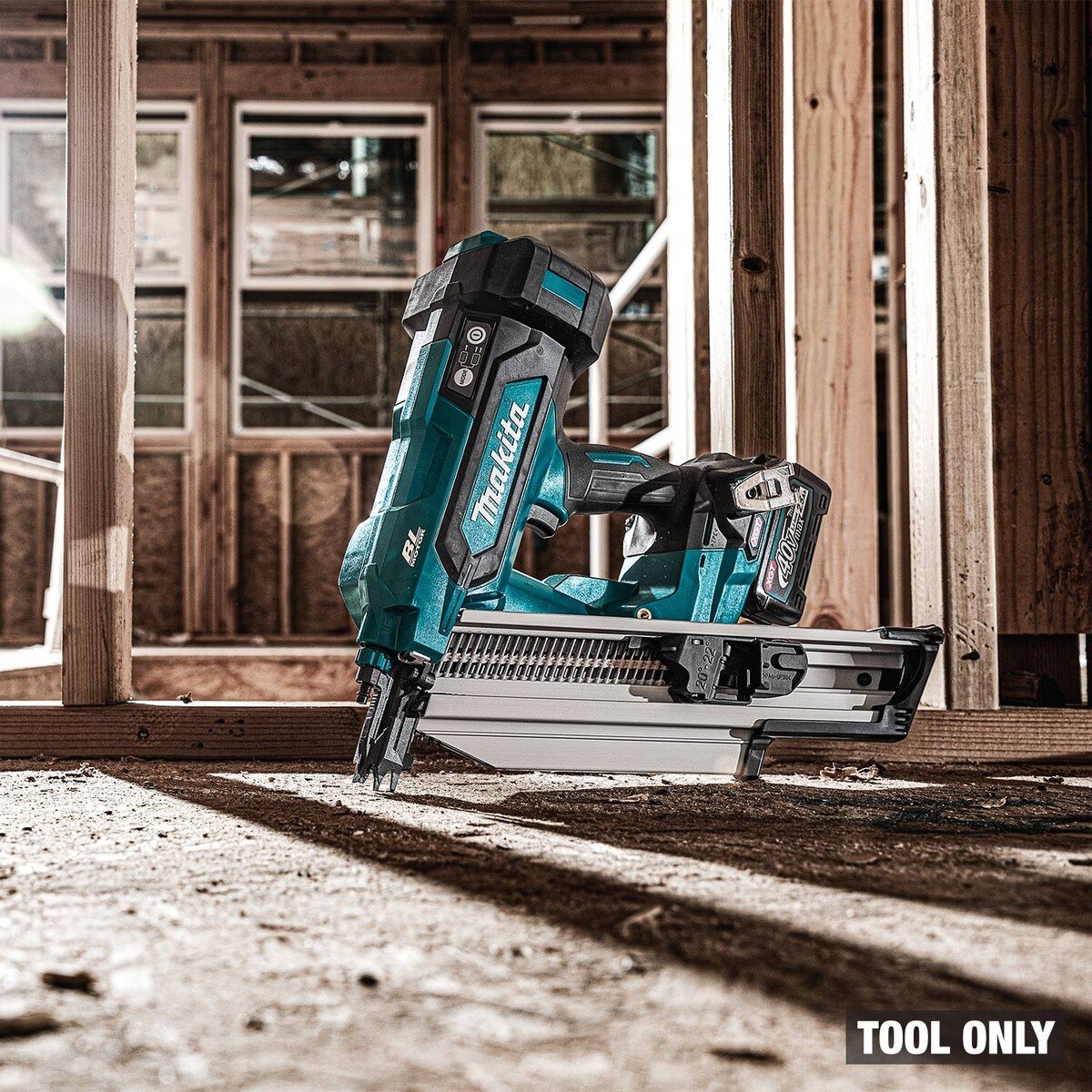 Makita GNB02Z 40V Max XGT Brushless Cordless 21 Degree Full Round Head 3-1/2" Framing Nailer (Tool Only)