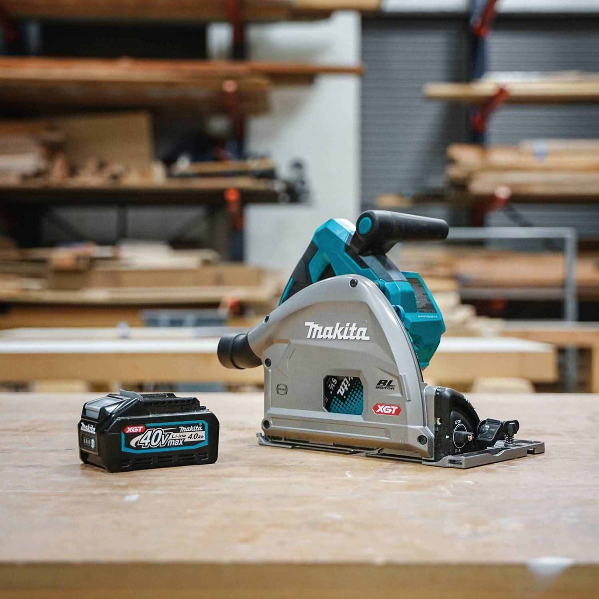 Makita GPS01M1J 40V max XGT 6-1/2" Plunge Circular Saw Kit (4.0Ah)