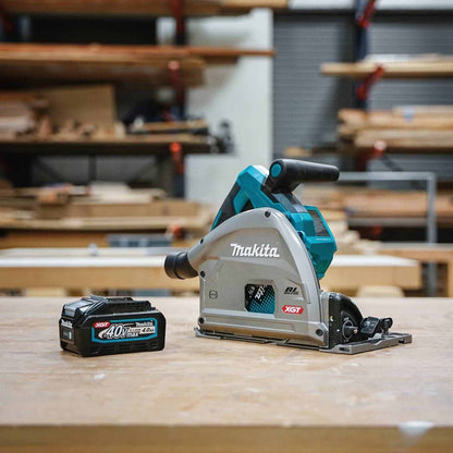 Makita GPS01M1J 40V max XGT 6-1/2" Plunge Circular Saw Kit (4.0Ah)