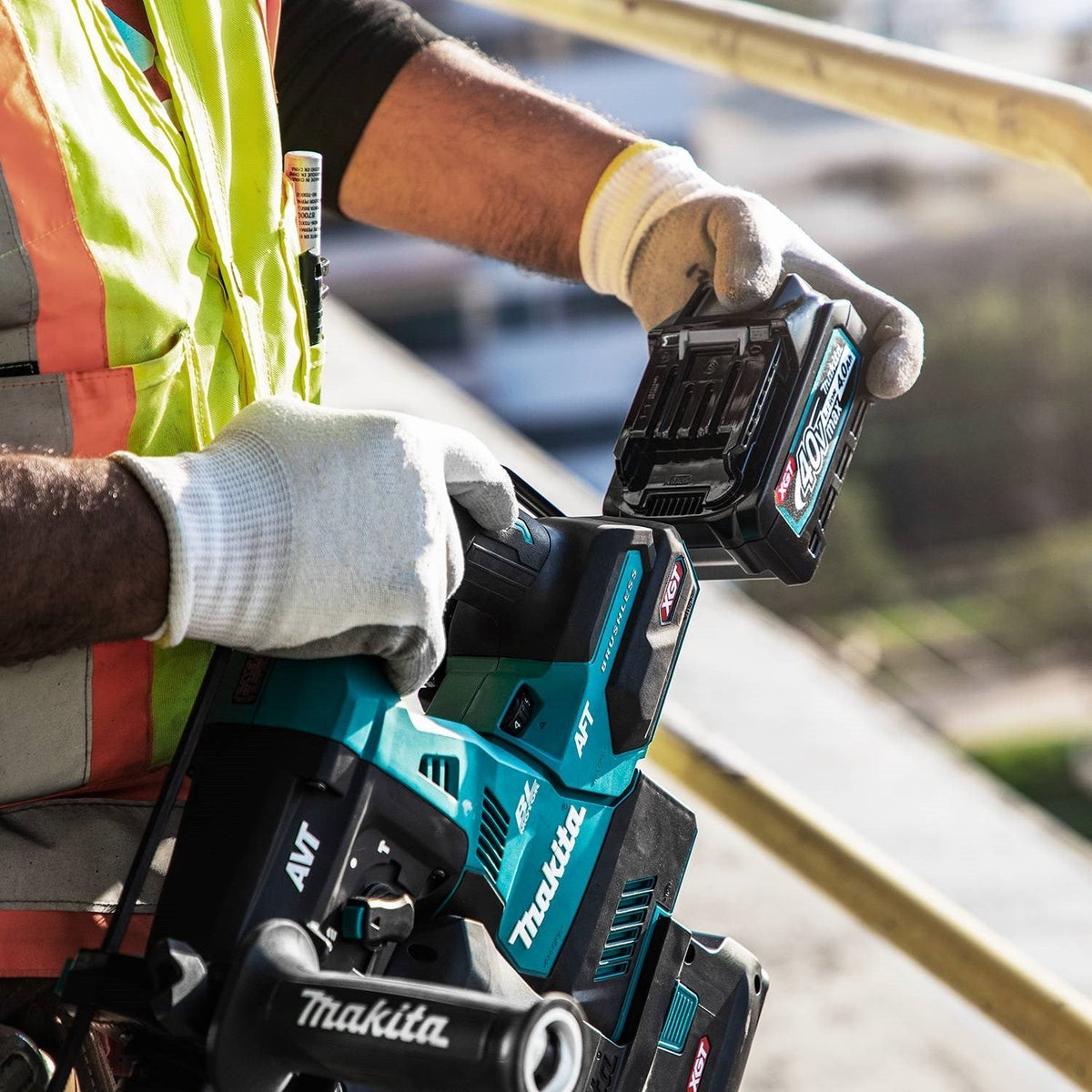 Makita GRH01M1 40V max XGT® 1-1/8" AVT® Rotary Hammer Kit