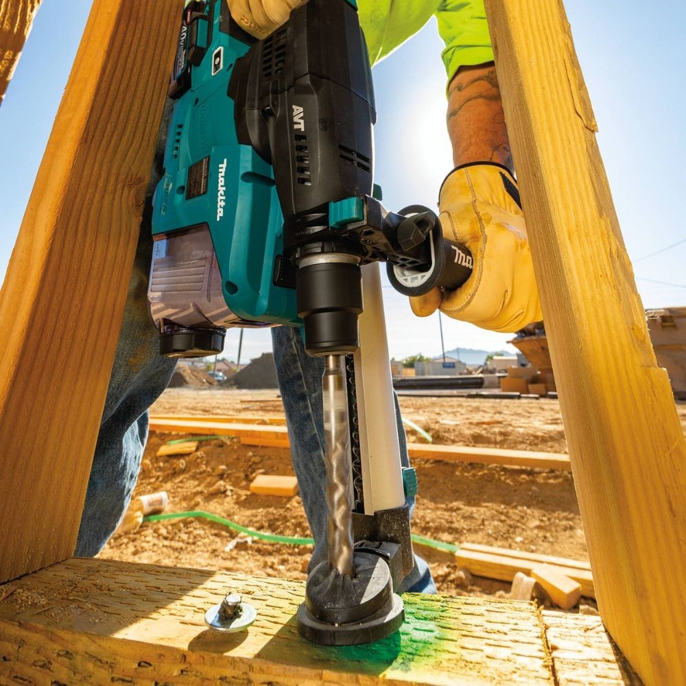 Makita GRH08M1W 40V max XGT Brushless Cordless 1-3/16" AVT Rotary Hammer Kit w/Dust Extractor, accepts SDS-PLUS bits, AFT, AWS Capable (4.0Ah)