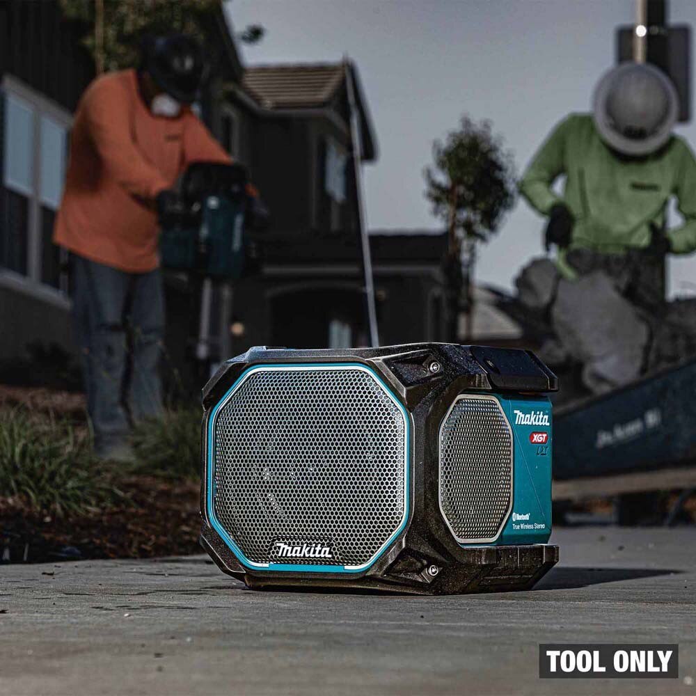 Makita GRM05 40V max XGT / 18V LXT Lithium-Ion Cordless/Corded Bluetooth Job Site Speaker (Tool Only)