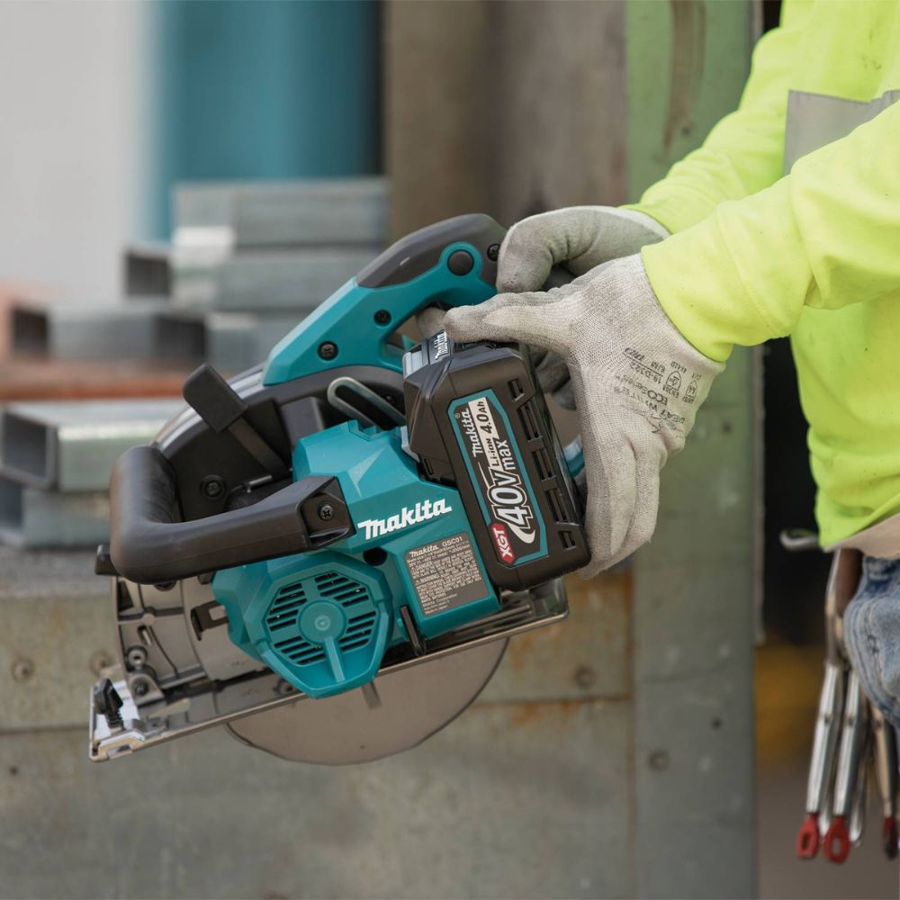 Makita GSC01M1 40V max XGT Brushless Cordless 7-1/4" Metal Cutting Saw Kit, with Electric Brake and Chip Collector (4.0Ah)