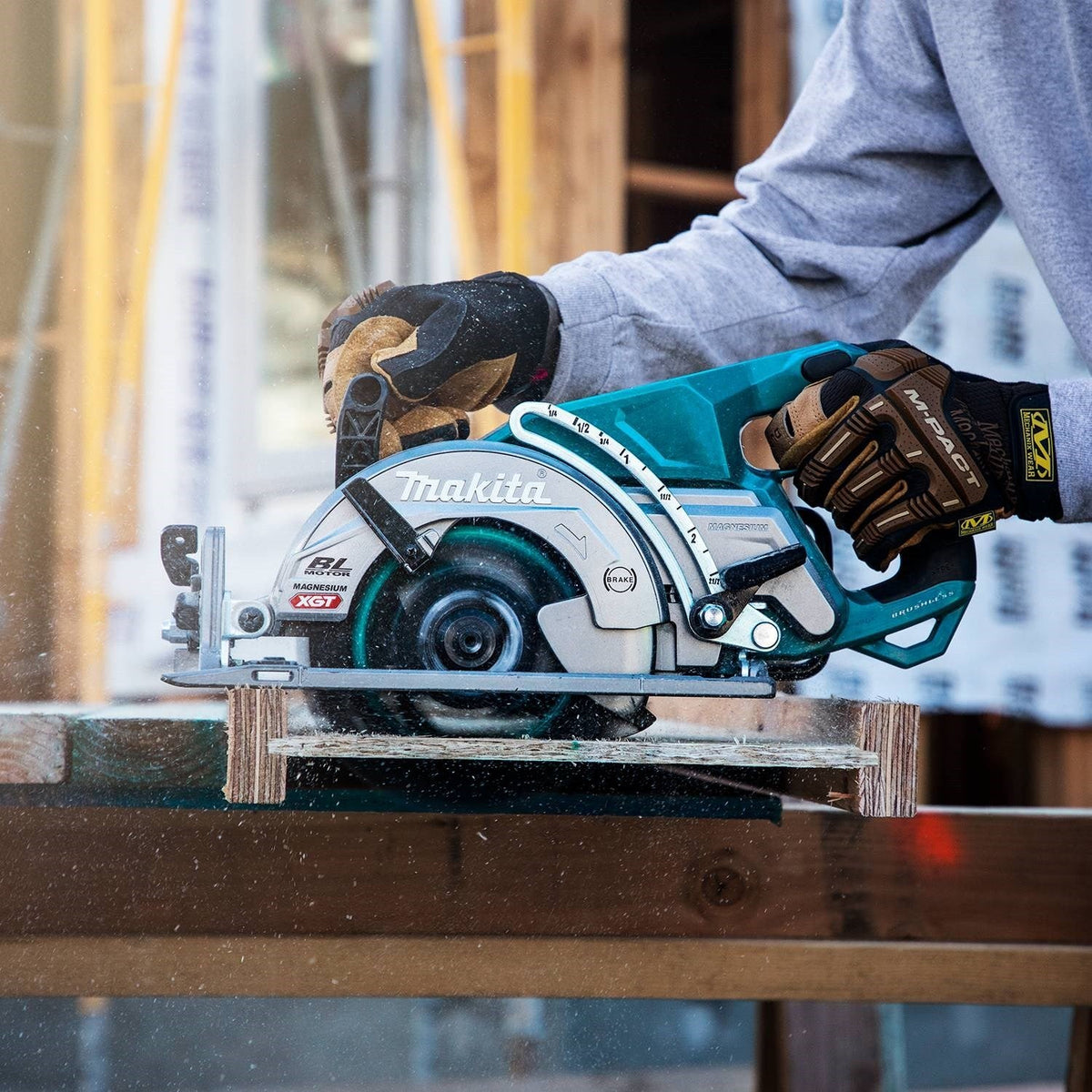 Makita GSR01M1 40V max XGT® Rear Handle 7-1/4” Circular Saw Kit, 4.0 Ah