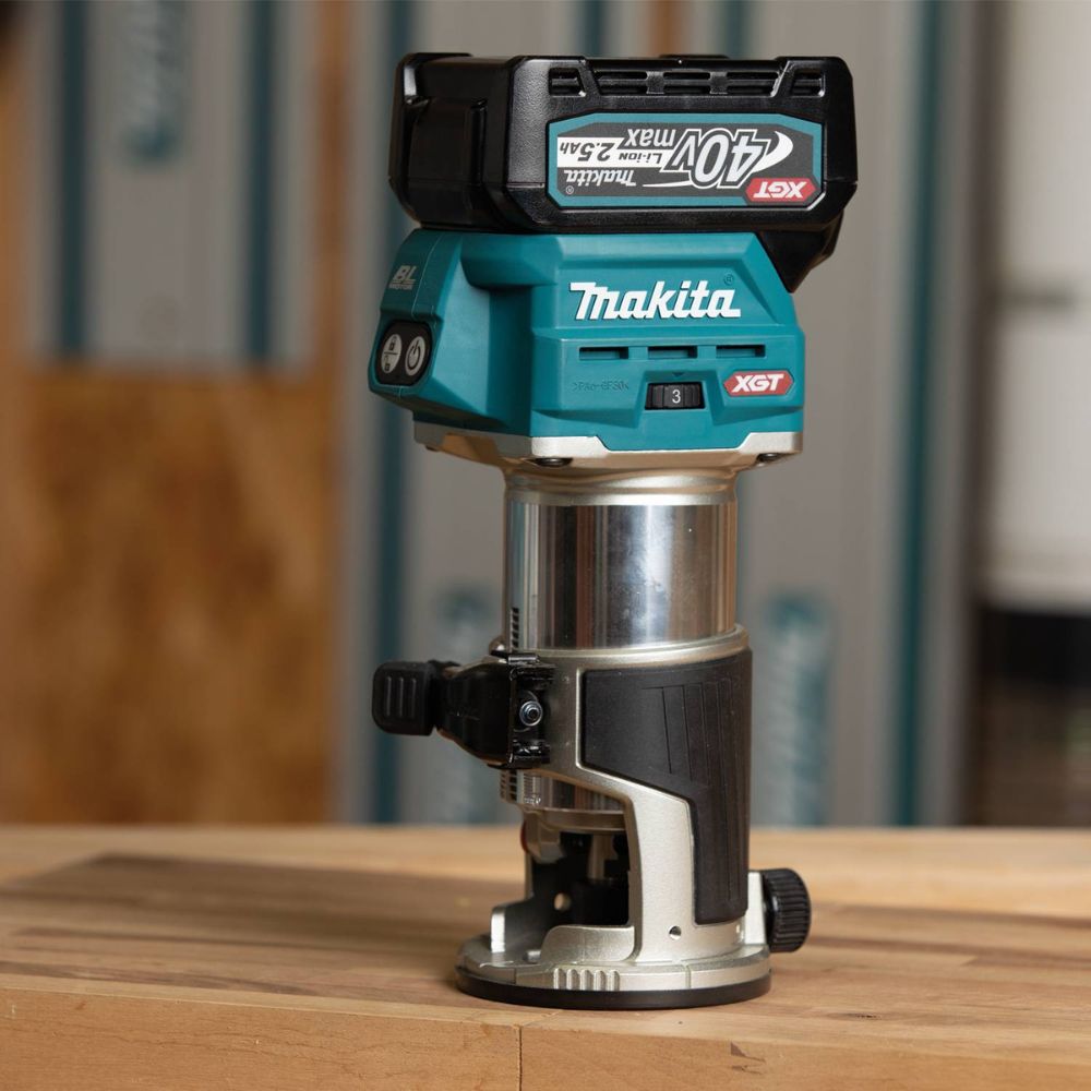 Makita GTR01D1 40V max XGT Brushless Cordless Compact Router Kit (2.5Ah)