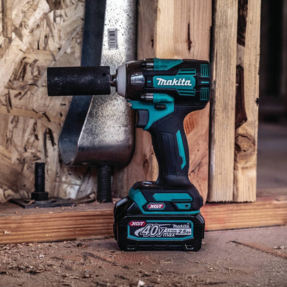 Makita GWT04D 40V max XGT® Impact Wrench Kit