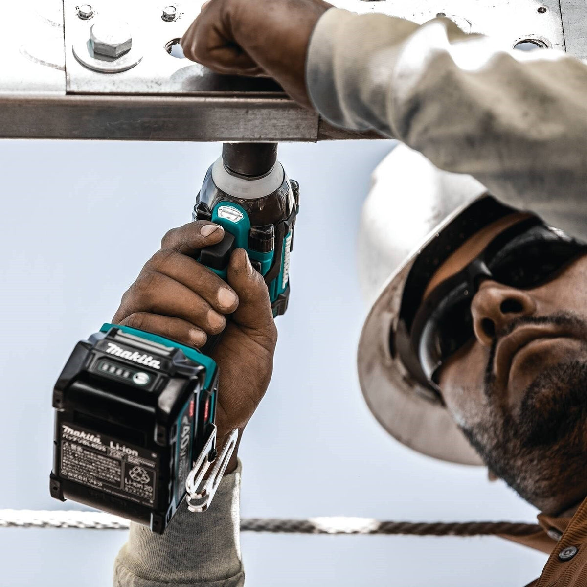 Makita GWT04D 40V max XGT® Impact Wrench Kit