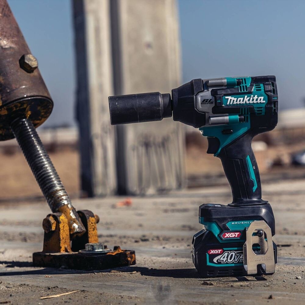 Makita GWT07D 40V max XGT Brushless Cordless 4-Speed Mid-Torque 1/2" Sq. Drive Impact Wrench Kit w/ Friction Ring Anvil, var. spd., rev., L.E.D. Light, bag (2.5Ah)