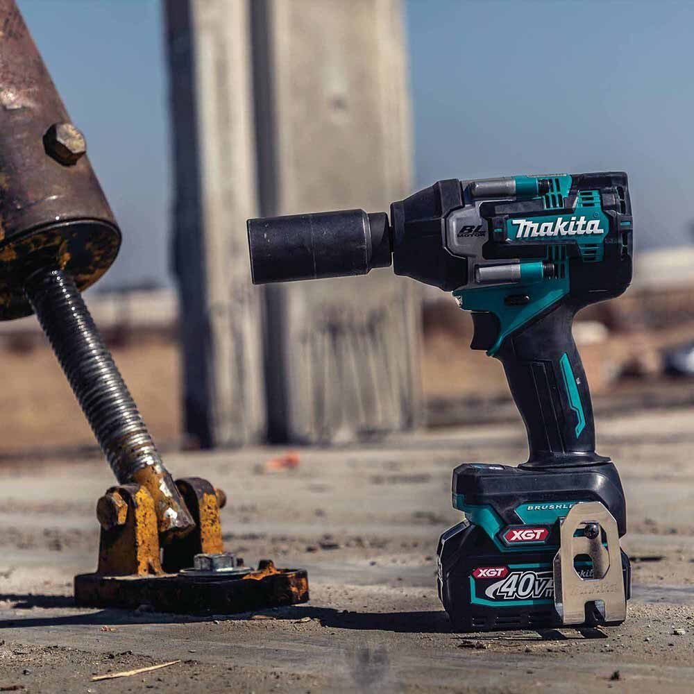 Makita GWT08D 40V max XGT 1/2" Sq. Drive Impact Wrench Kit