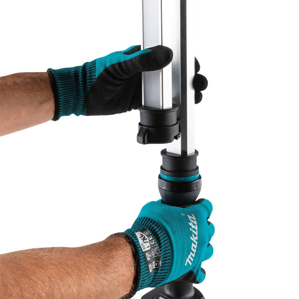 Makita ML012G 40V max XGT Cordless L.E.D. Underhood Work Light, Light Only