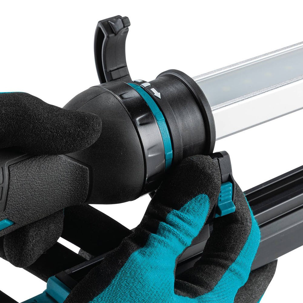 Makita ML012G 40V max XGT Cordless L.E.D. Underhood Work Light, Light Only