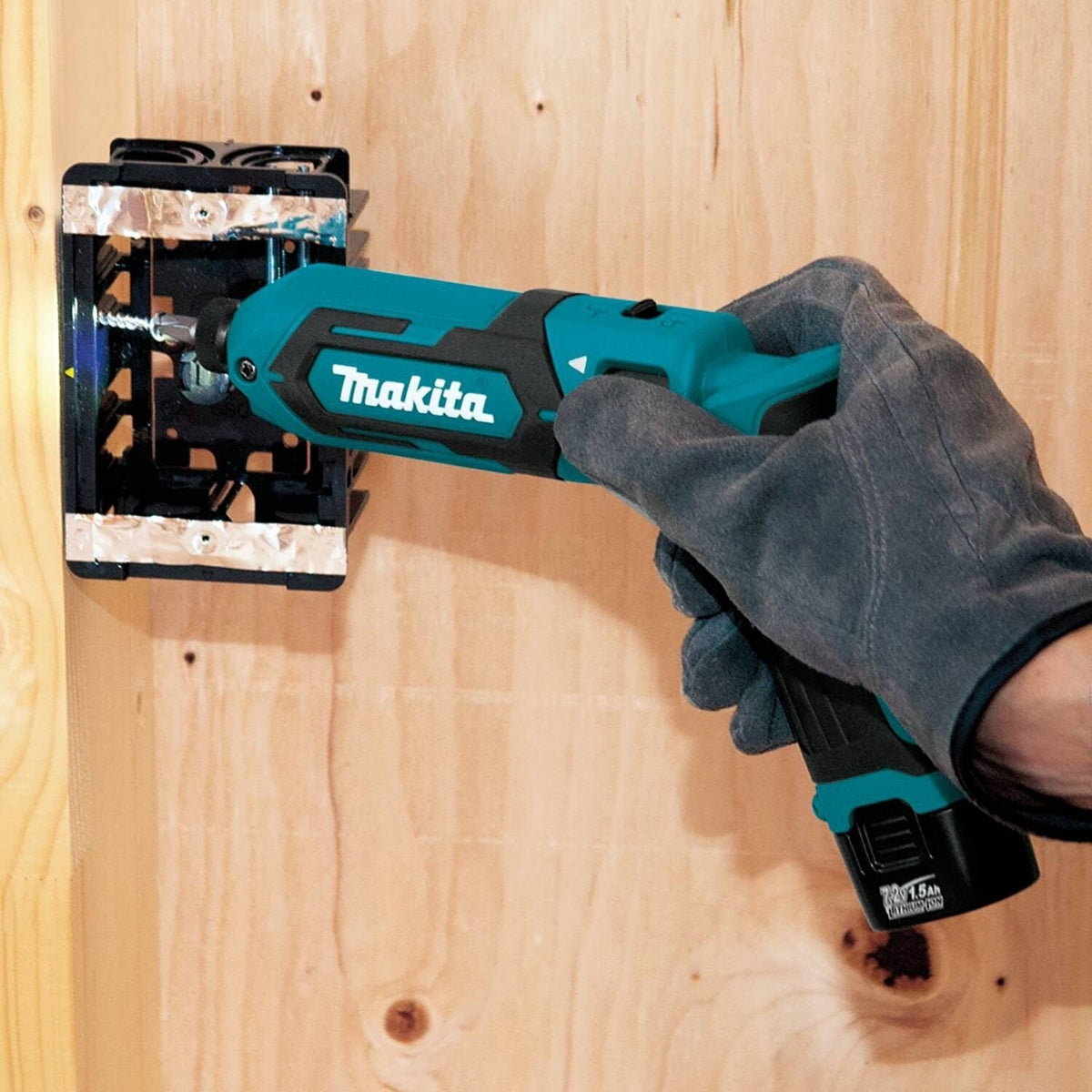 Makita TD022DSE 7.2V Li-Ion Cordless 1/4" Hex Impact Driver Kit