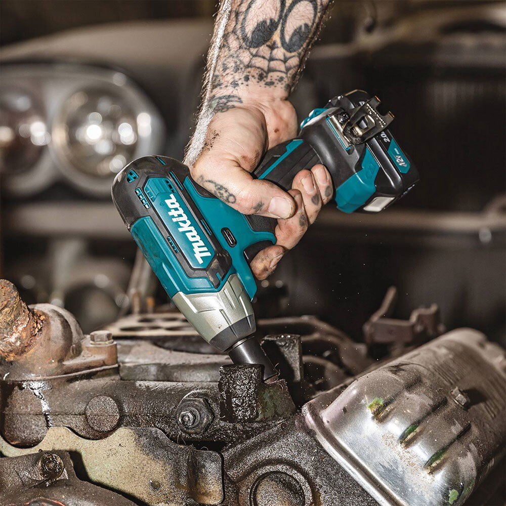 Makita WT04R1 12V Max CXT Lithium-Ion Cordless 1/4" Impact Wrench Kit