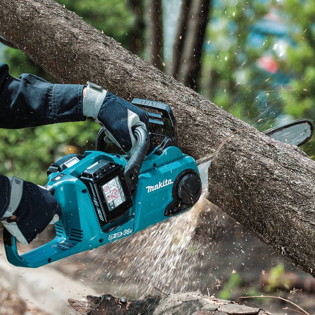 Makita XCU03PT 18V X2 LXT Li-Ion 36V Brushless Cordless Chain Saw Kit 5.0Ah