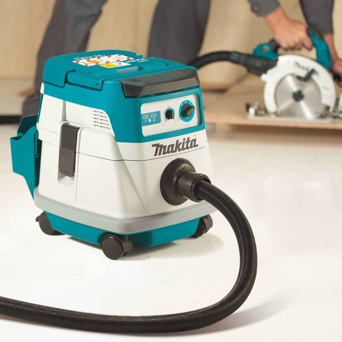 Makita XCV21ZX 36V (18V X2) LXT HEPA Filter Dry Dust Extractor 2.1 Gal, Tool Only