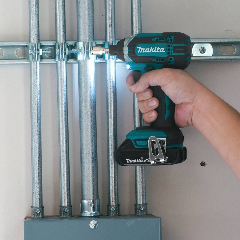 Makita XDT11SY 18V LXT Lithium-Ion Compact Cordless Impact Driver Kit, var. spd., rev., L.E.D. Light, case (1.5Ah)
