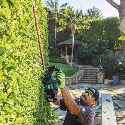 Makita XHU07T 18V LXT Brushless Cordless 24" Hedge Trimmer Kit (5.0Ah)