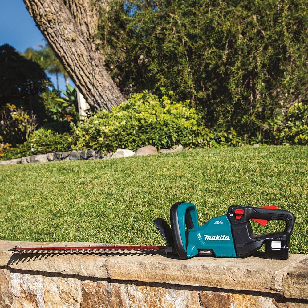 Makita XHU07T 18V LXT Brushless Cordless 24" Hedge Trimmer Kit (5.0Ah)