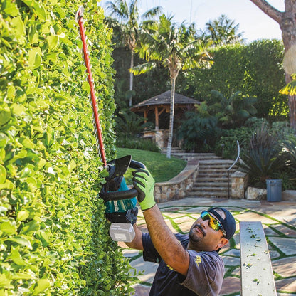 Makita XHU07Z 18V LXT Brushless Cordless 24" Hedge Trimmer, Tool Only