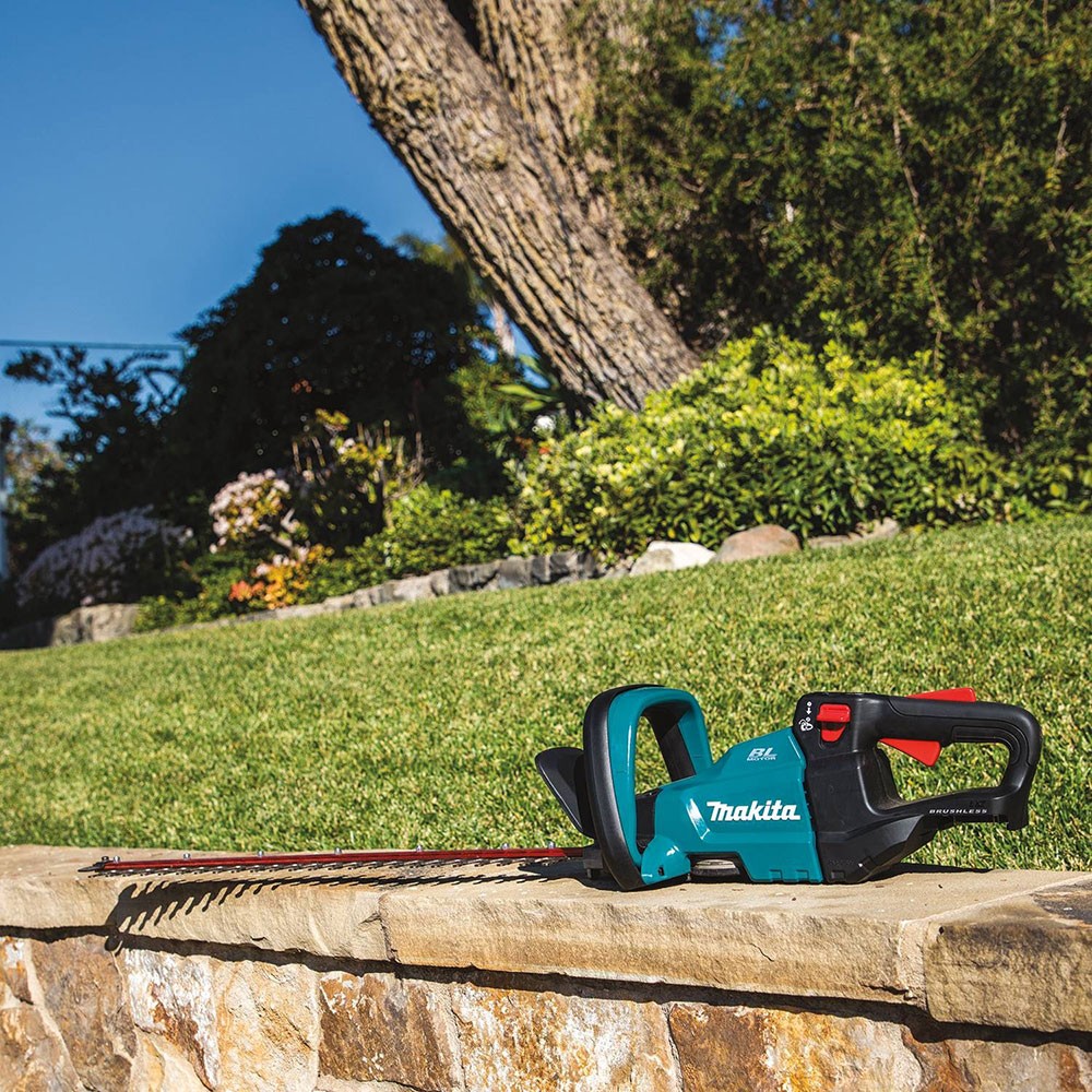 Makita XHU07Z 18V LXT Brushless Cordless 24" Hedge Trimmer, Tool Only