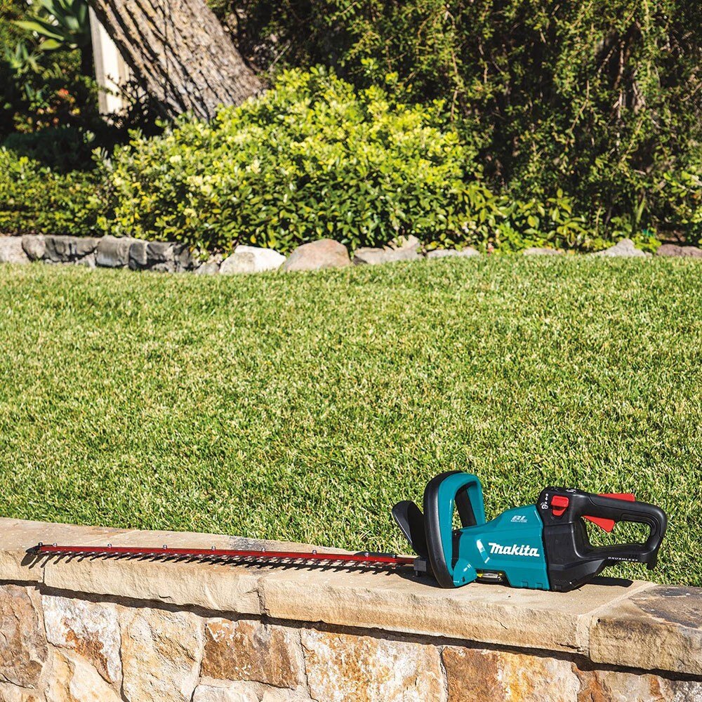 Makita XHU08Z 18V LXT Brushless Cordless 30" Hedge Trimmer, Tool Only