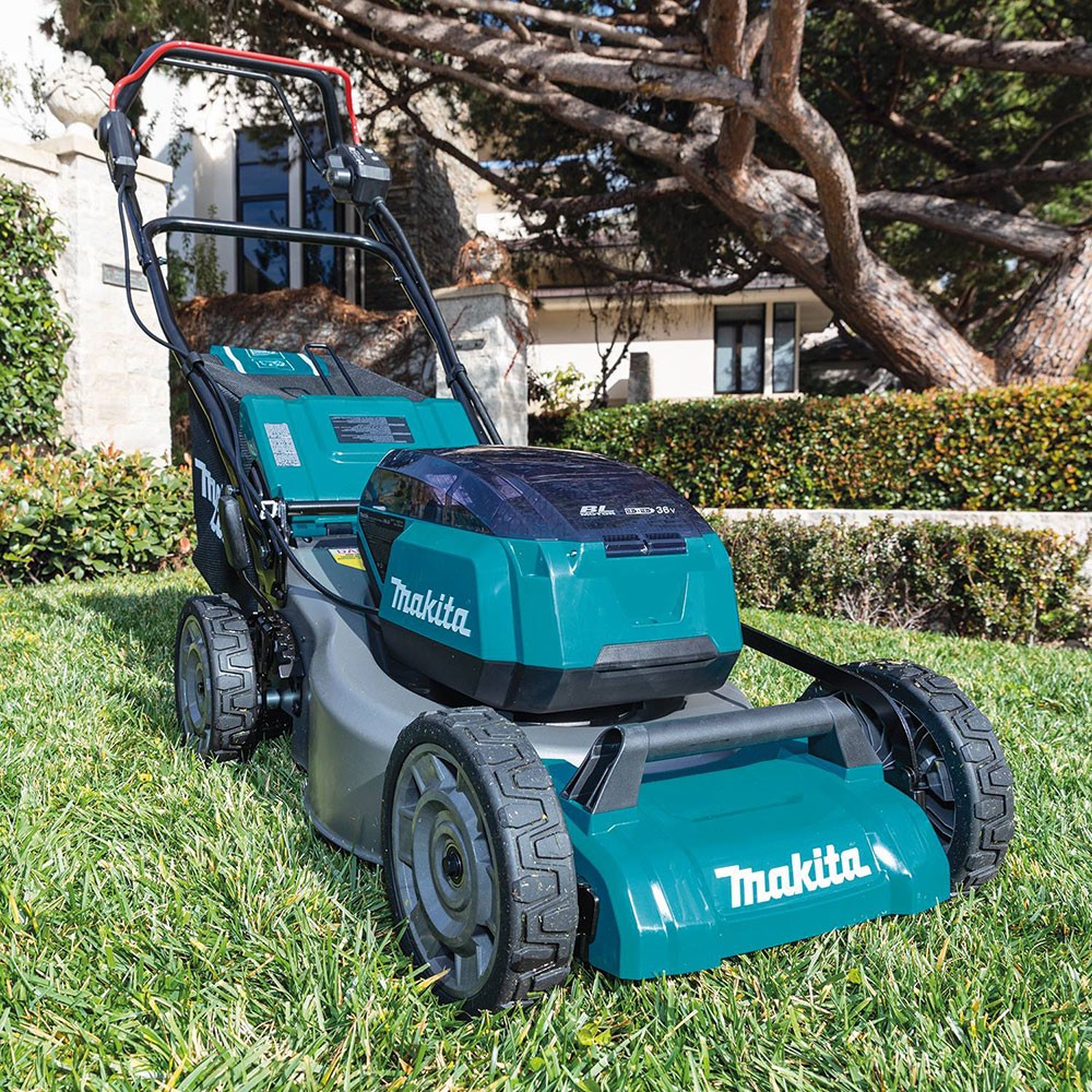 Makita XML06PT1 18V X2 (36V) LXT 18" Self Propelled Lawn Mower Kit