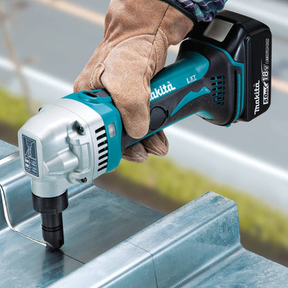 Makita XNJ01T 18V LXT Li-Ion Cordless 16 Gauge Nibbler Kit, 5.0 Ah