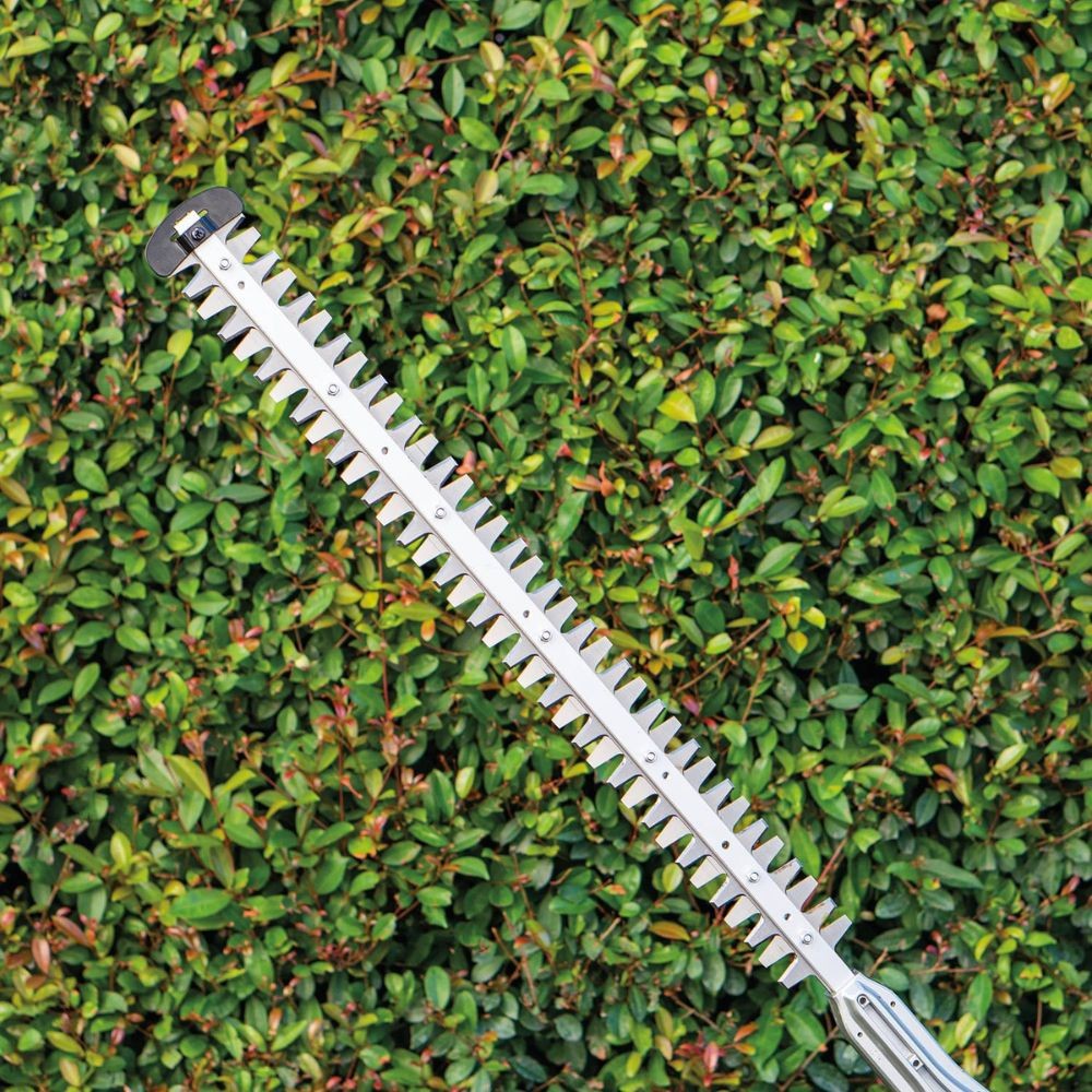 Makita XNU02T 18V LXT Lithium-Ion Brushless Cordless 24" Pole Hedge Trimmer Kit (5.0Ah)
