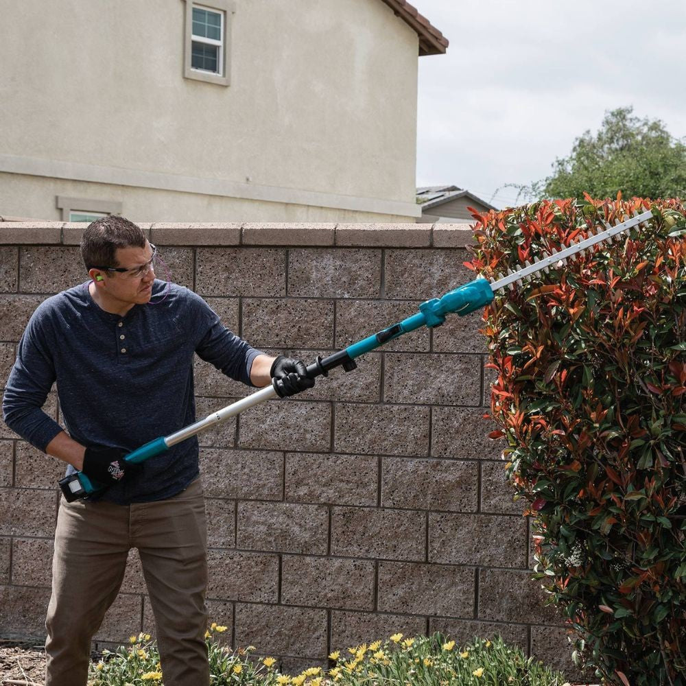Makita XNU05SM1 18V LXT Lithium-Ion Cordless 18" Telescoping Articulating Pole Hedge Trimmer Kit (4.0Ah)