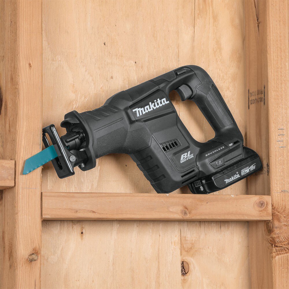 Makita XRJ07R1B 18V LXT Sub-Compact Recipro Saw Kit (2.0Ah)