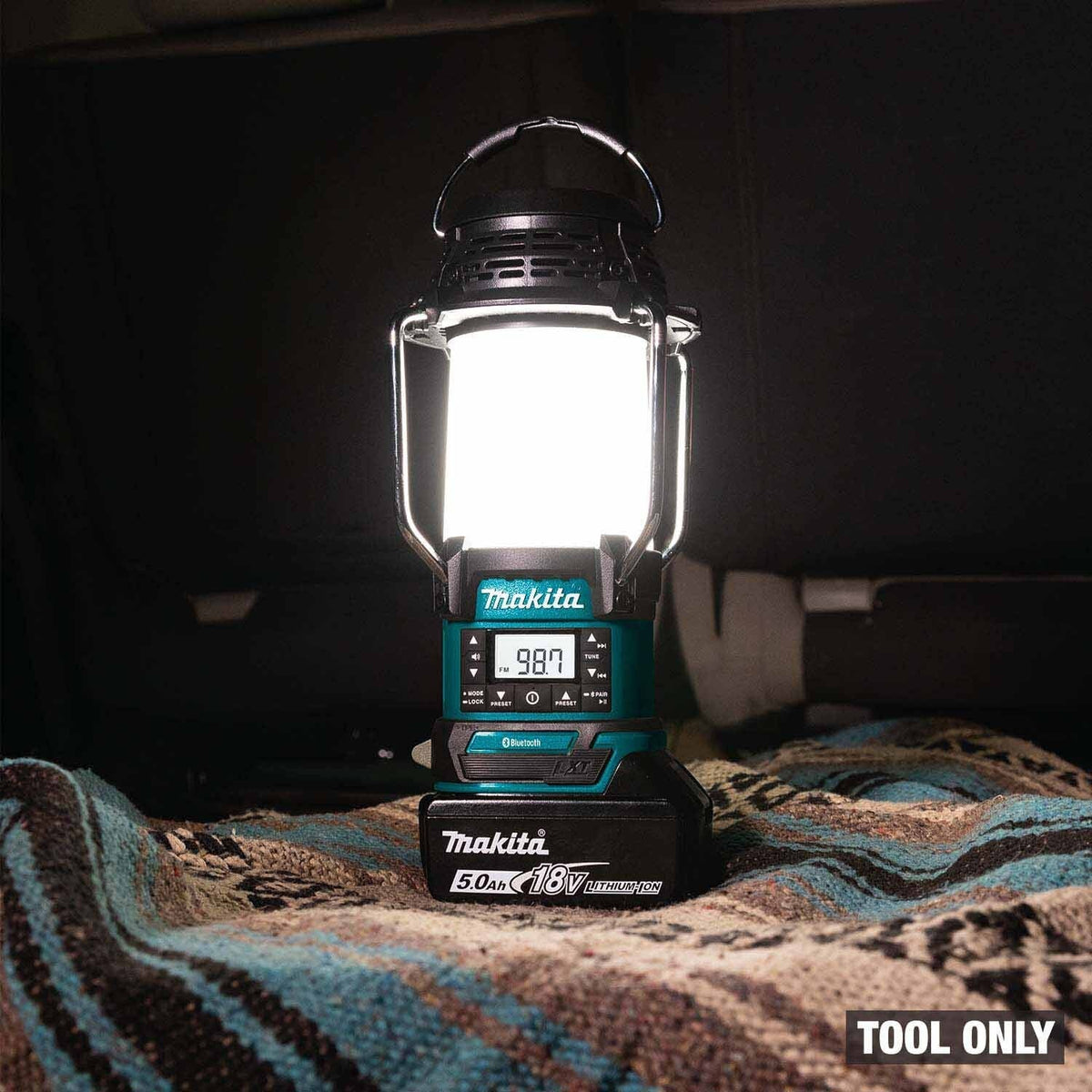 Makita XRM13 18V LXT Lithium-Ion Cordless Bluetooth Radio/LED Lantern, Tool Only