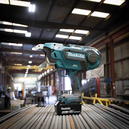 Makita XRT02TK 18V LXT Lithium-Ion Brushless Cordless Deep Capacity Rebar Tying Tool Kit (5.0Ah)