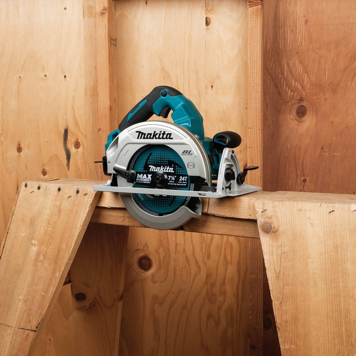 Makita XSH06PT 18V X2 LXT Lithium-Ion (36V) Brushless 7-1/4" Circular Saw