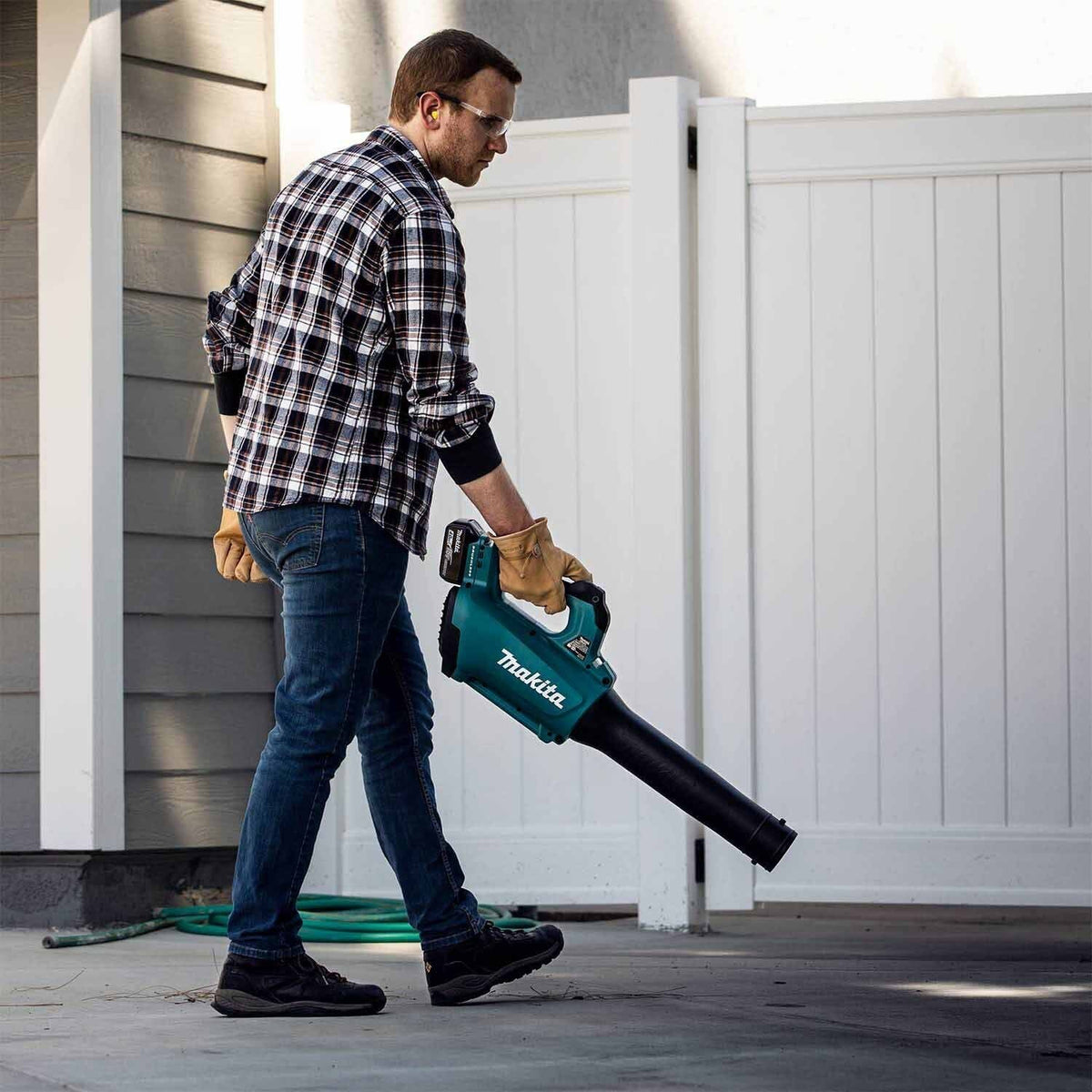 Makita XT287SM1 18V LXT® Lithium-Ion Brushless Cordless 2 Pc. Combo Kit, XBU03Z, XRU23Z, with one battery (4.0Ah)