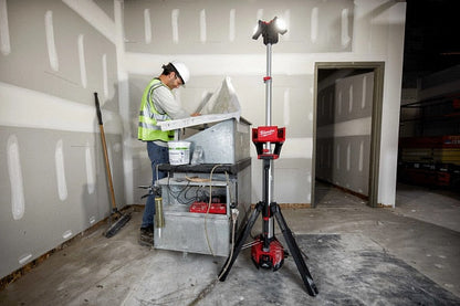 Milwaukee 2136-20 M18 ROCKET Tower Light/Charger